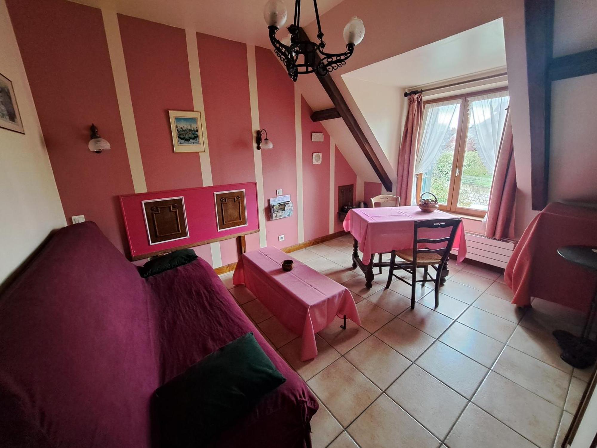 Location A Coucy Le Chateau 외부 사진
